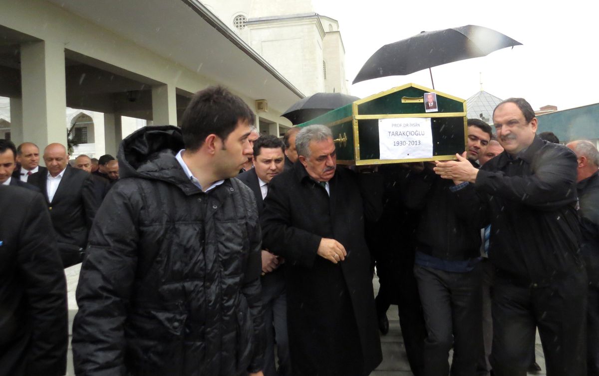 Gazi Üniversitesi\'nin Kurucularından Prof. Dr. Tarakçıoğlu Son Yolculuğuna Uğurladı
