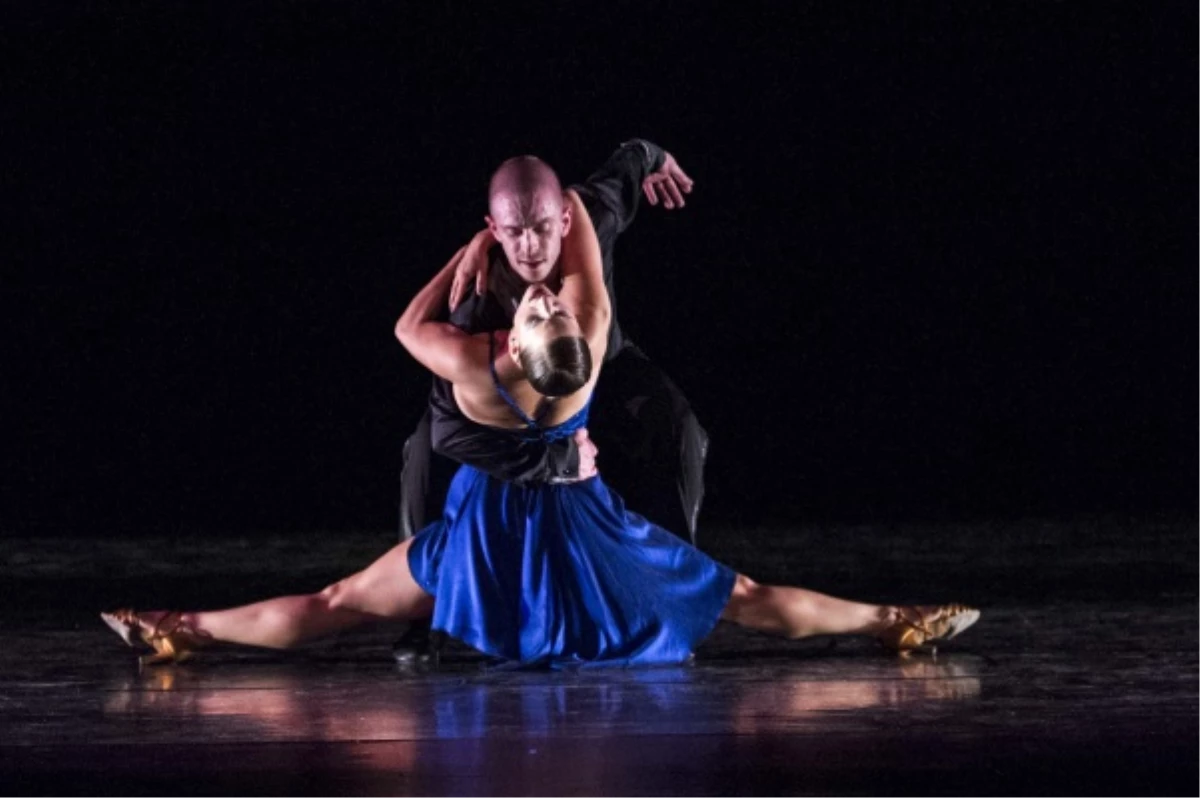 Giordano Dance Chicago\'dan Nefes Kesen Performans

