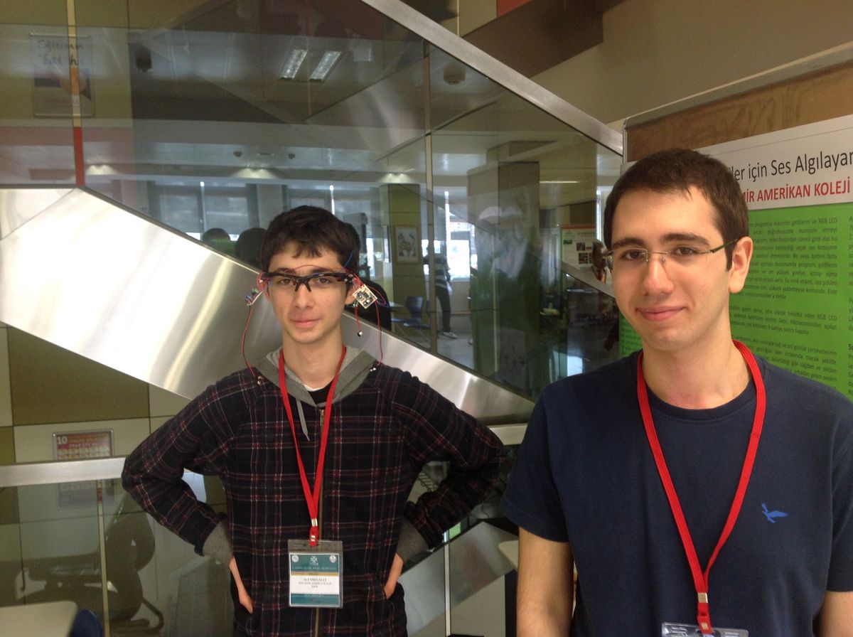 İşitme Engelliler İçin Gözlük, Birincilik Getirdi