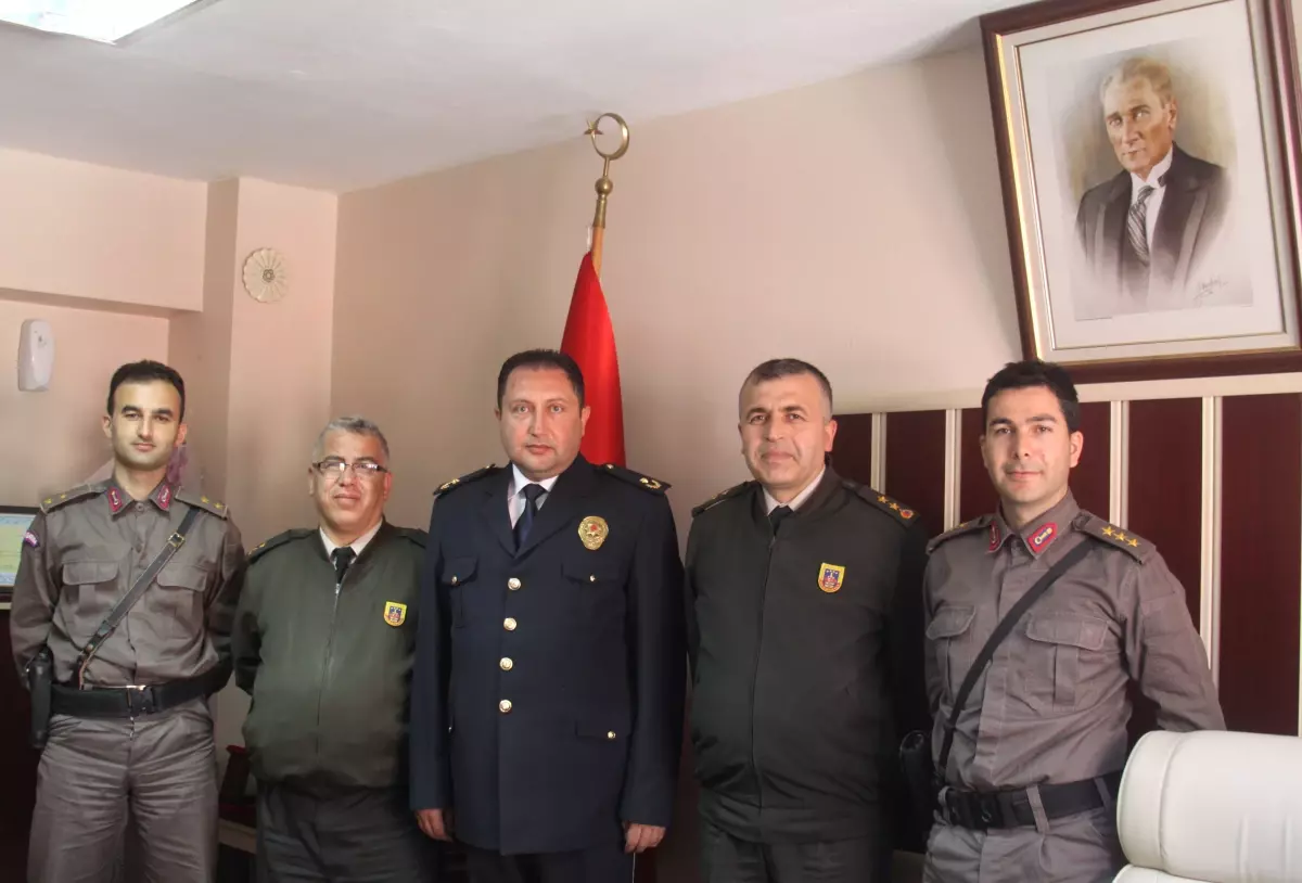 Jandarma'dan Emniyet'e Kutlama Ziyareti