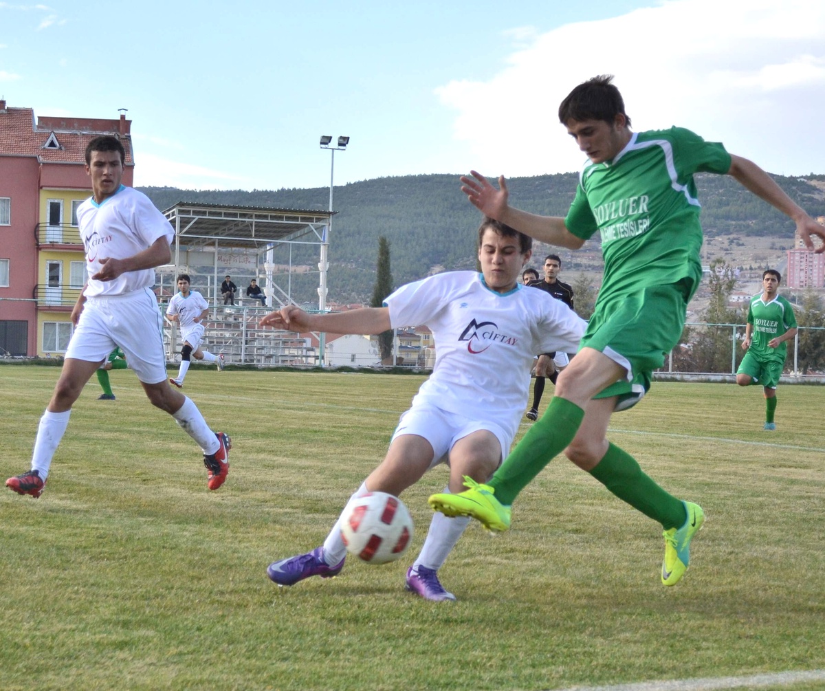 Kalespor, Tavas Birlikspor\'un 20 Maçlık Yenilmezlik Serisine Son Verdi