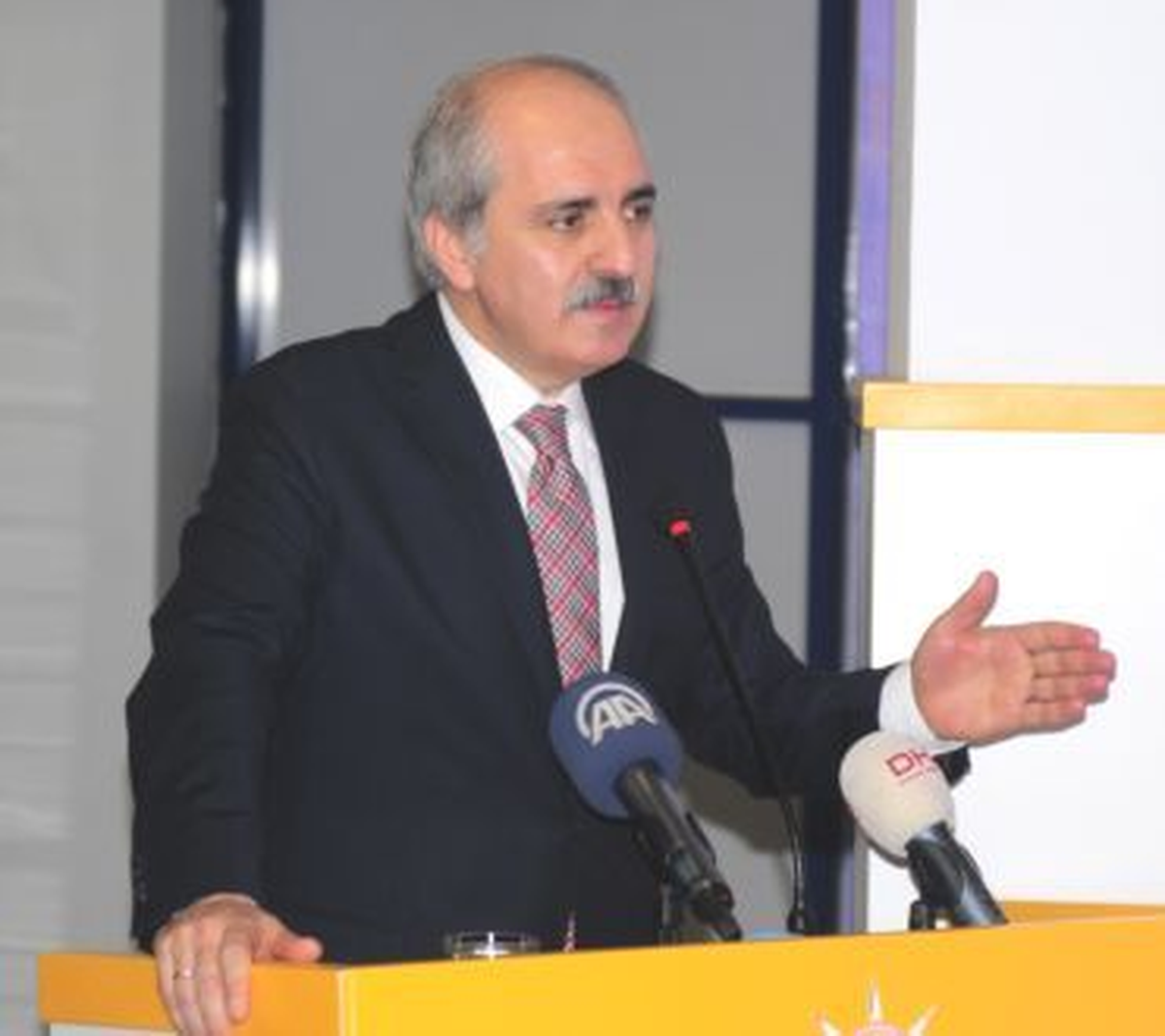 Kurtulmuş\'tan \'Yeni Anayasa\' Değerlendirmesi