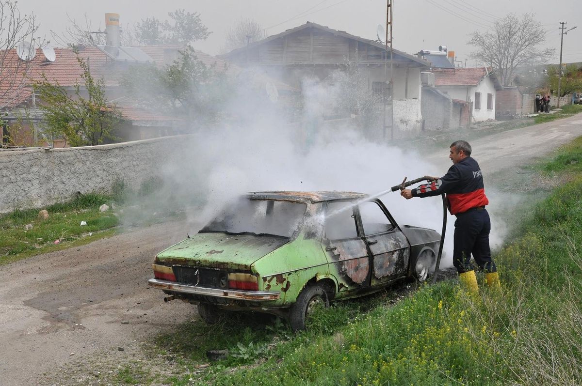 Lpg\'li Otomobil Alev Alev Yandı