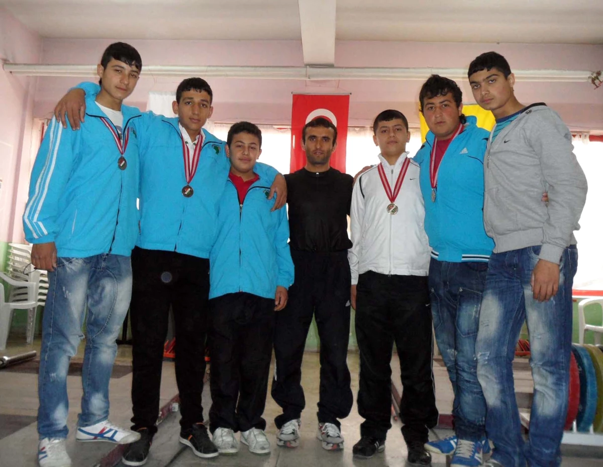 Mamak Belediyesi Spor Kulübü Geleceğin Şampiyonlarını Yetiştiriyor