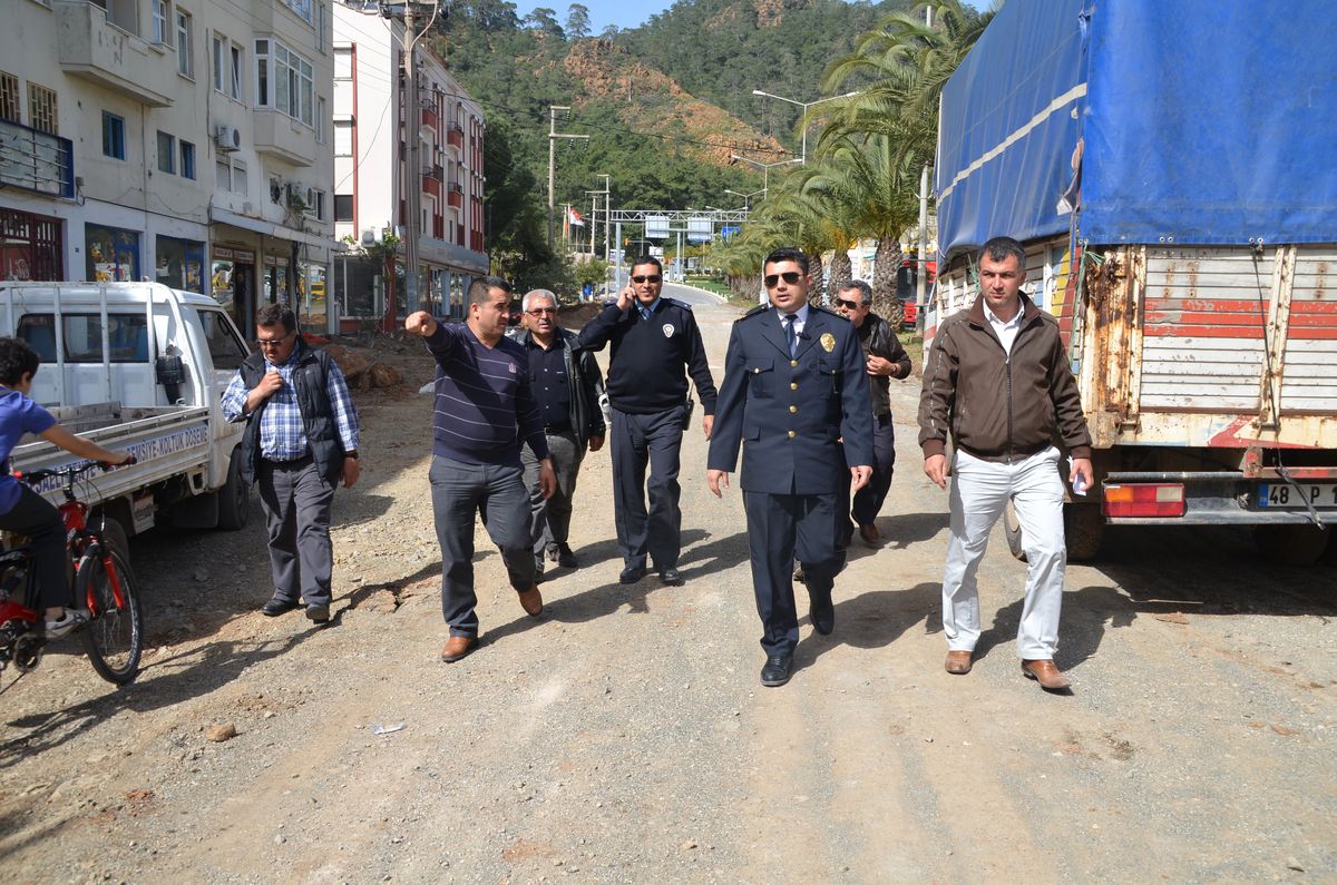 Marmaris\'te Dolmuş Durakları Yeniden Düzenleniyor