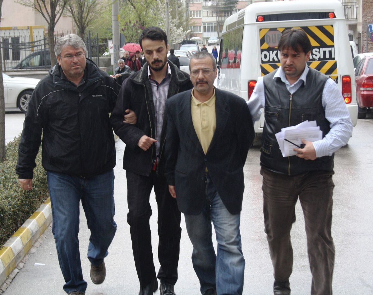 Omuz Atma Tartışması, 2 Yaralı
