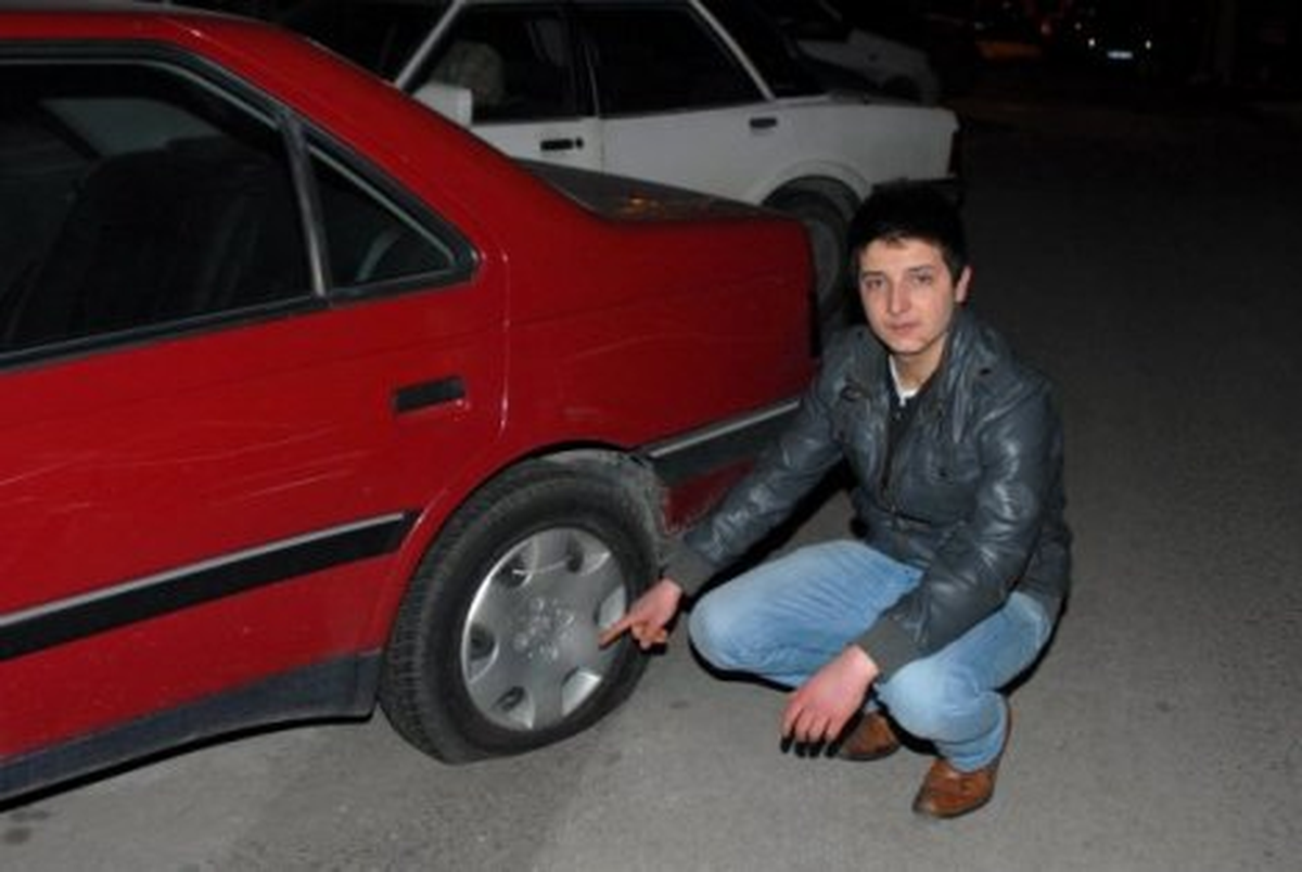 Park Halindeki Araçların Lastiklerinin Kesildiği İddiası