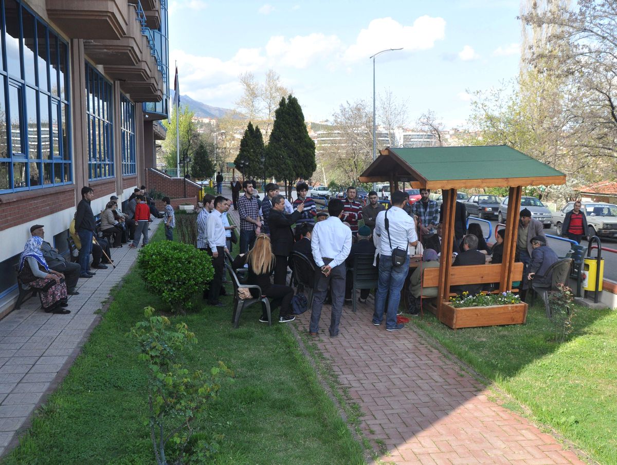 Rektörden Dünün Gençlerine Jest