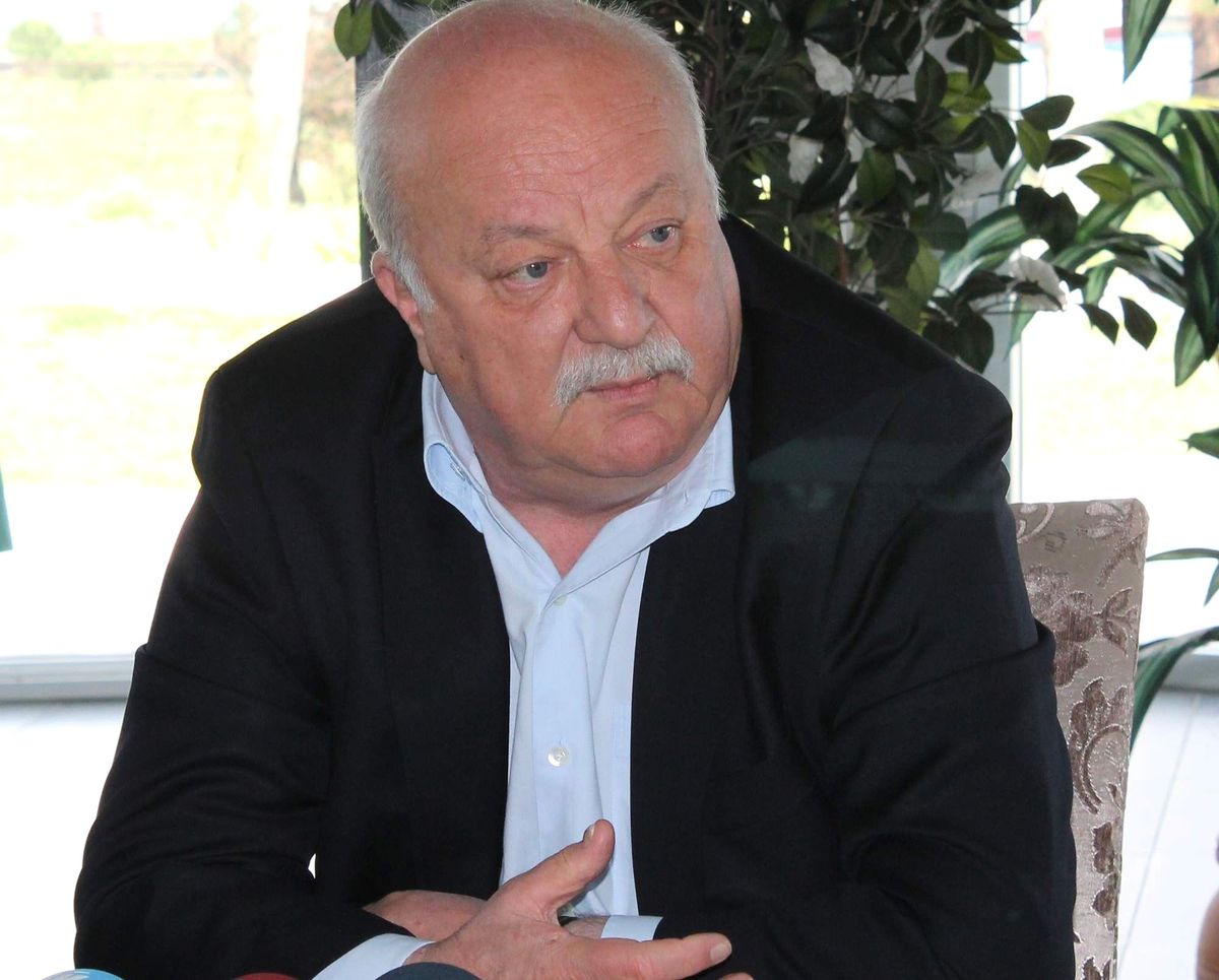Sadri Şener İkna Edilmeye Çalışılıyor