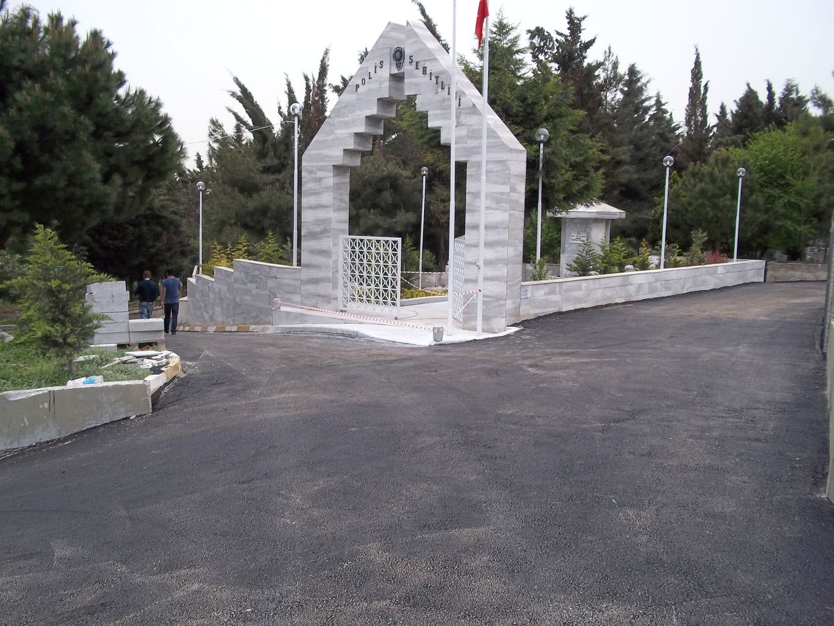 Şehitlik Bakımdan Geçti