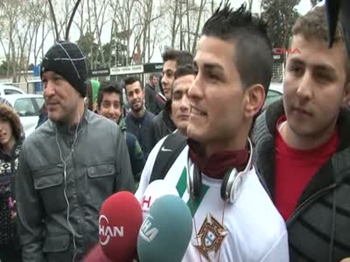 Türk Ronaldo ve Ramoslar, Real Madrıd Antrenmanını İzlemek İçin İnönü Stadı\'nda...