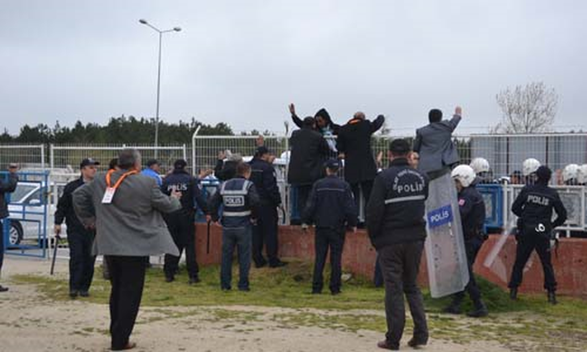 Tuzlaspor-Çerkezköy Maçında Olaylar Çıktı