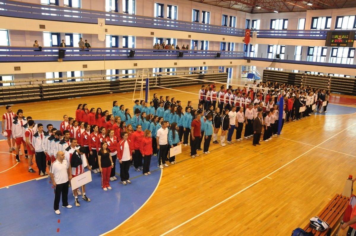 Üniversitelerarası Müsabakalar Omü\'de Başladı