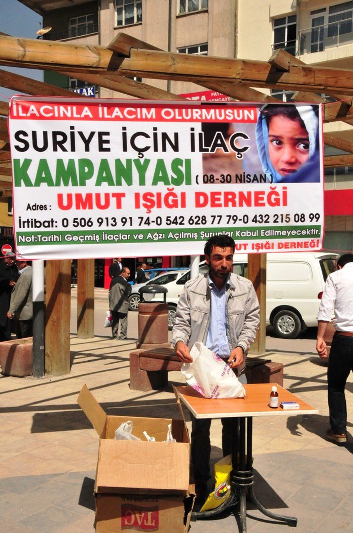 Van\'da Suriye Yararına İlaç Toplama Kampanyası