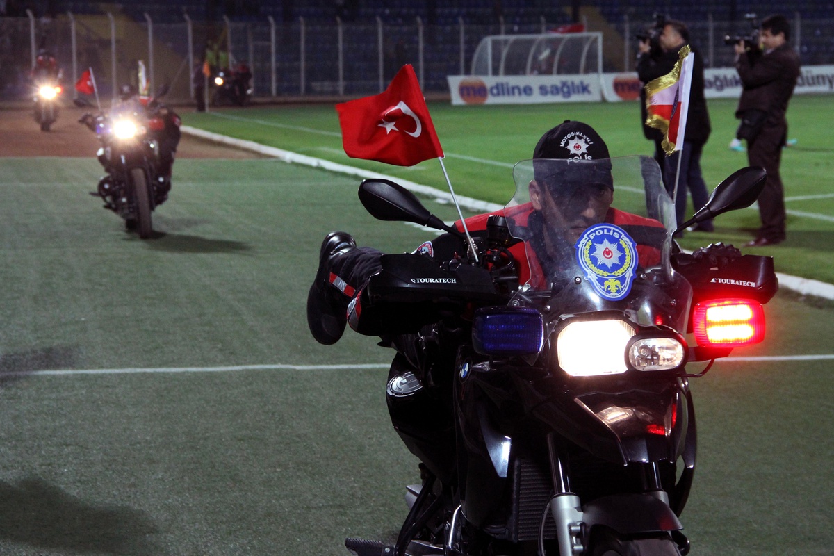 Yunus Timlerinden Nefes Kesen Gösteri