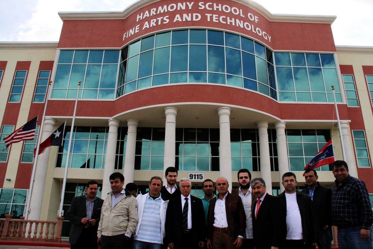 Zihni Aldırmaz Houston\'da Türk Okullarını Gezdi