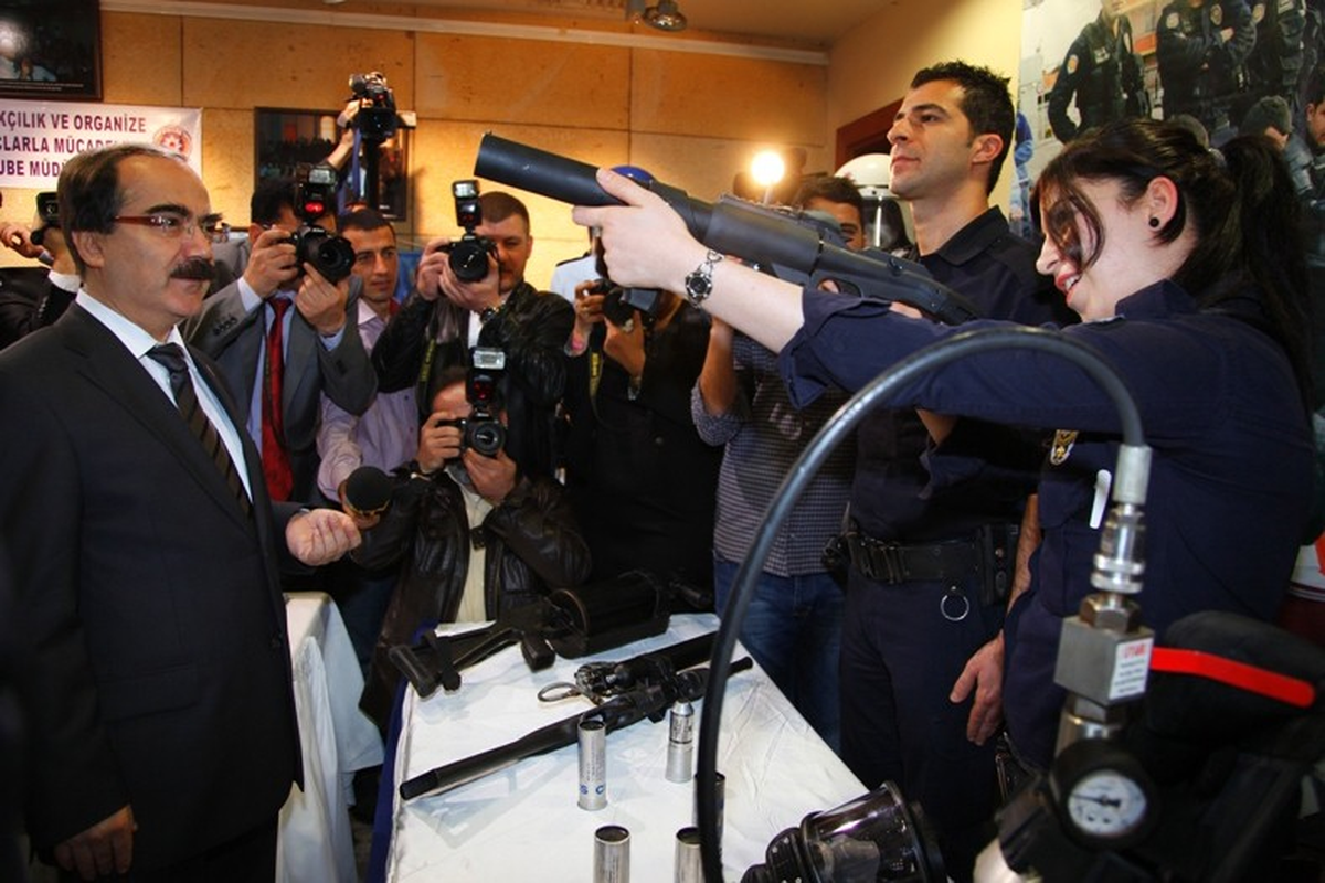 Adana\'da Polis Sergisi Açıldı