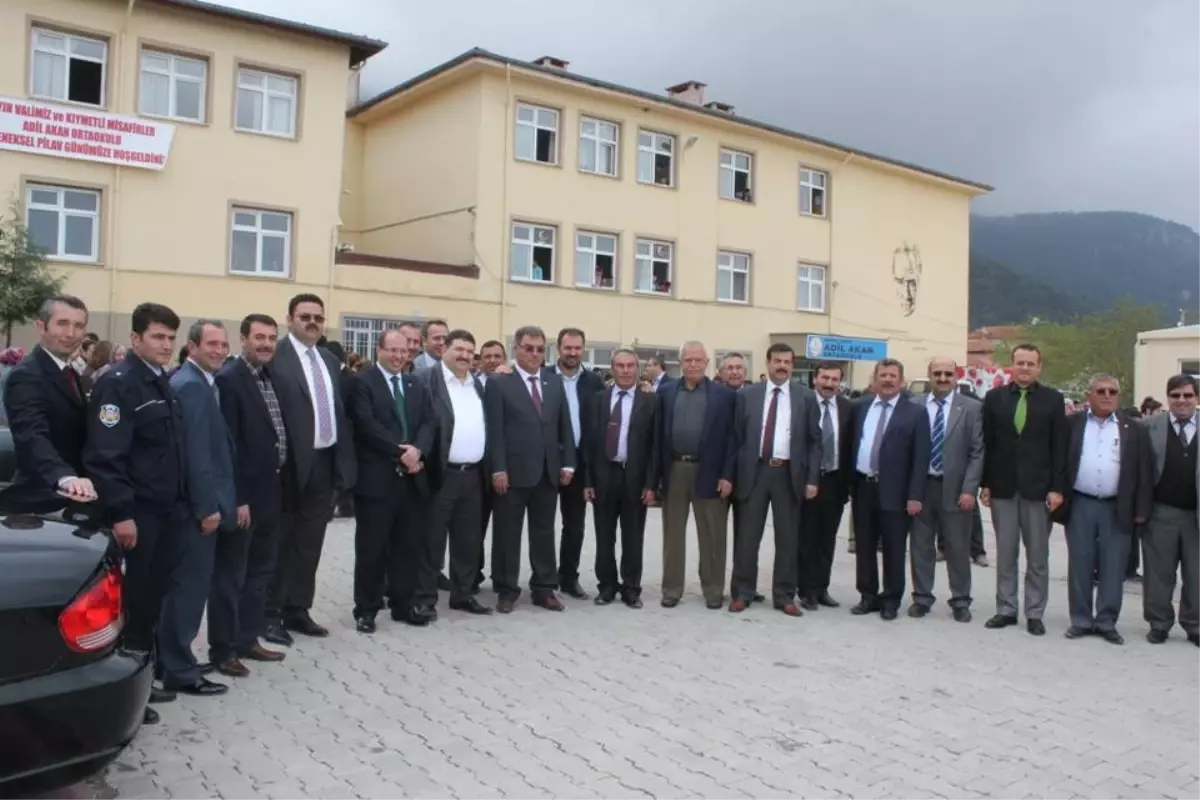 Adil Akan Ortaokulu\'nda Pilav Günü Yapıldı