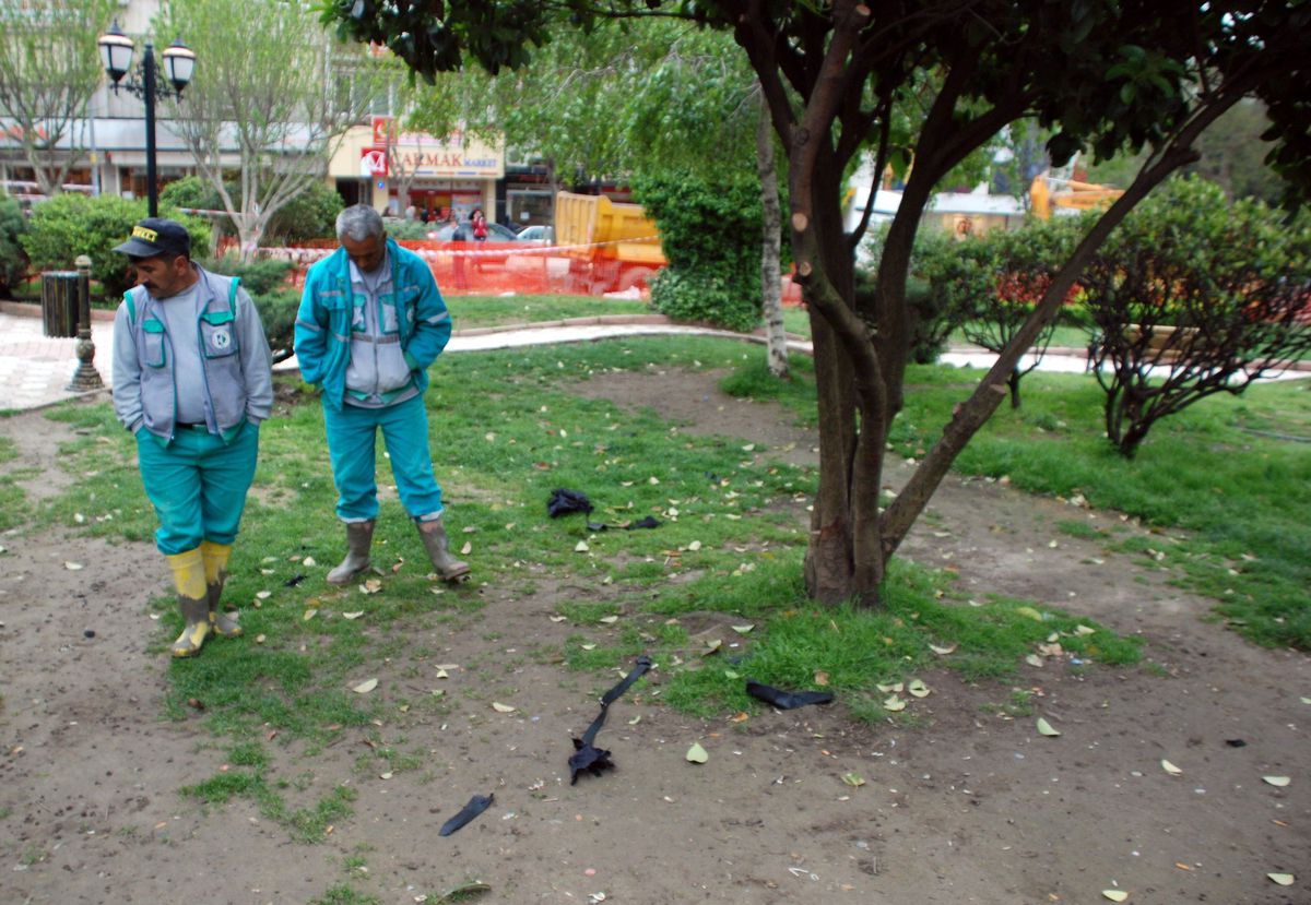 Ağaca Asılı Çanta Bomba Sanıldı