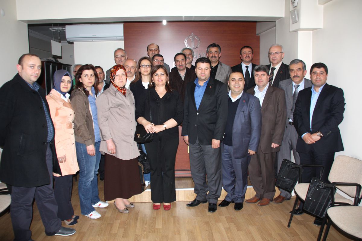 AK Parti\'den Müsiad Yönetine Ziyaret