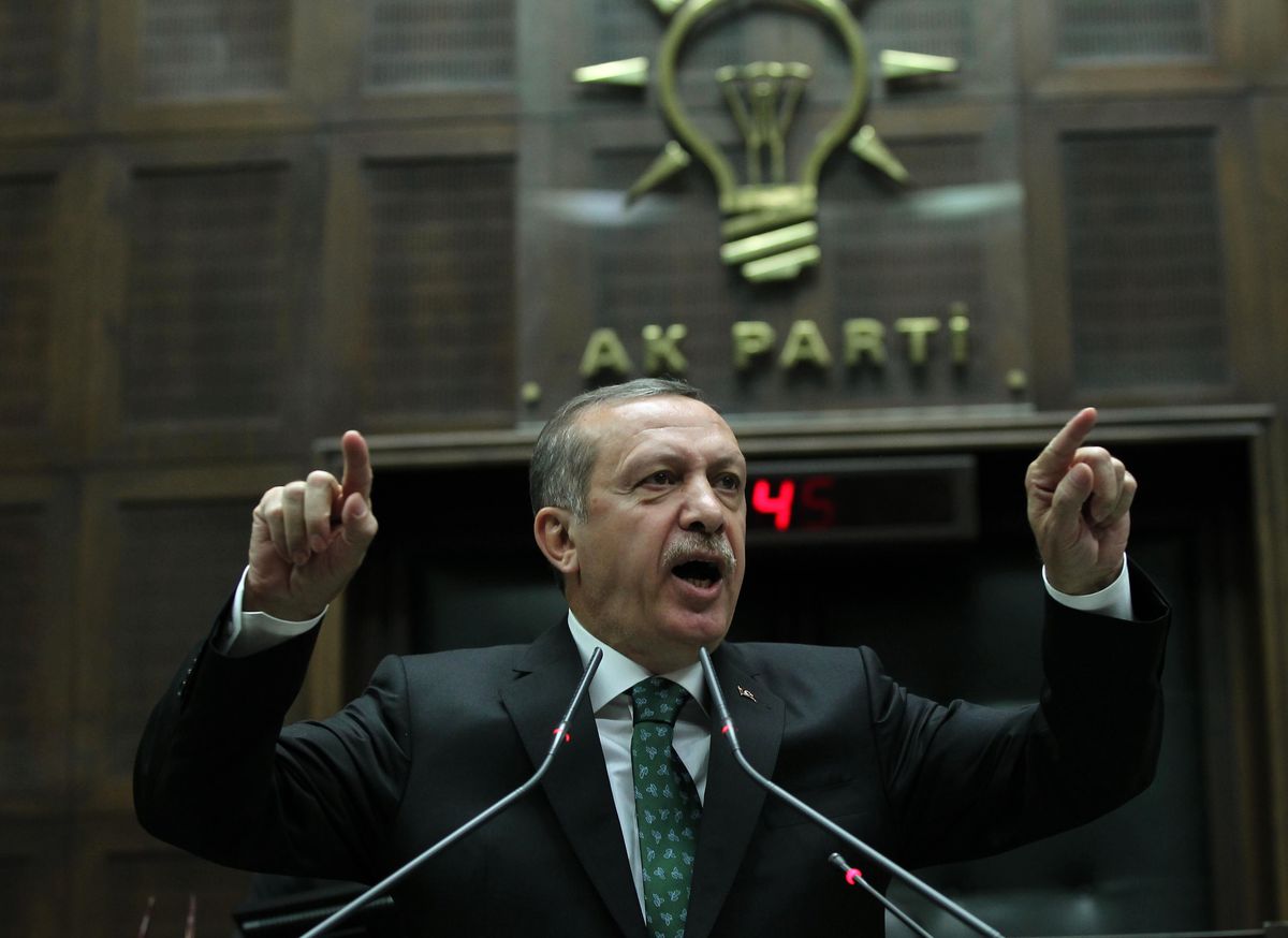 AK Parti Genel Başkanı ve Başbakan Recep Tayyip Erdoğan, MHP Genel Başkanı Devlet Bahçeli\'yi "Kaba"...