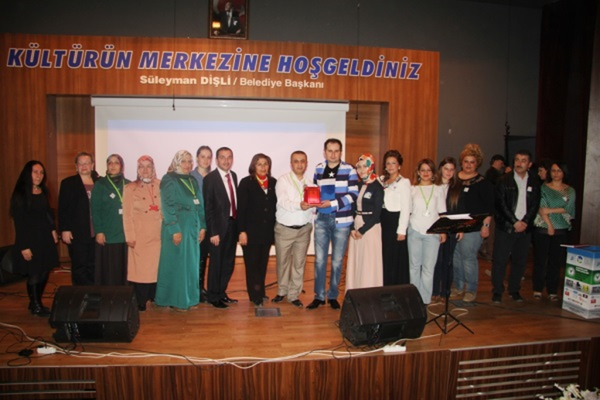 Akif Yener; Davetlilere Doyumsuz Bir Gece Yaşattı