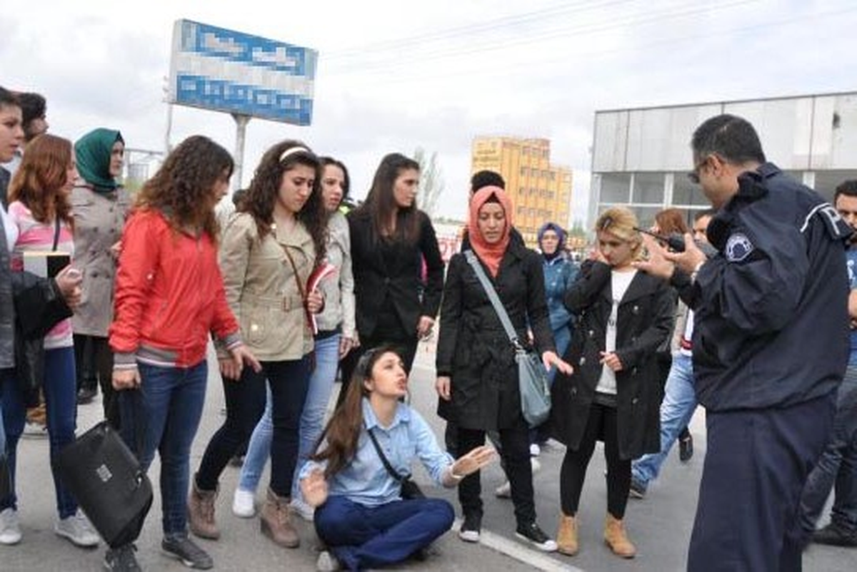 Otobüsün Çarptığı Üniversiteli Öldü