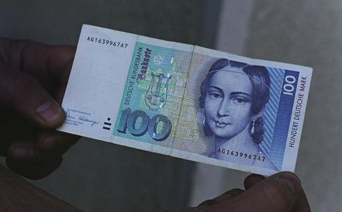 Almanların Yüzde 27\'si "Deutsche Mark\'ı" Geri İstiyor
