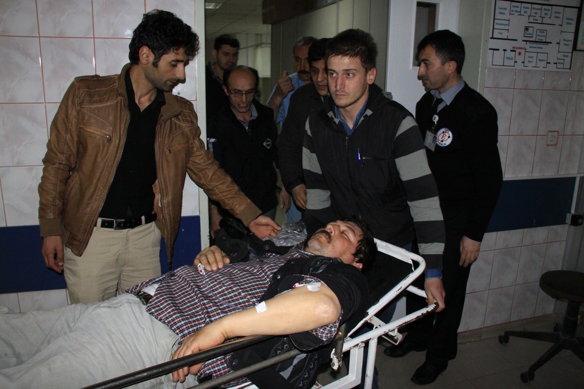 Anten Takarken Çatıdan Düşerek Ağır Yaralandı