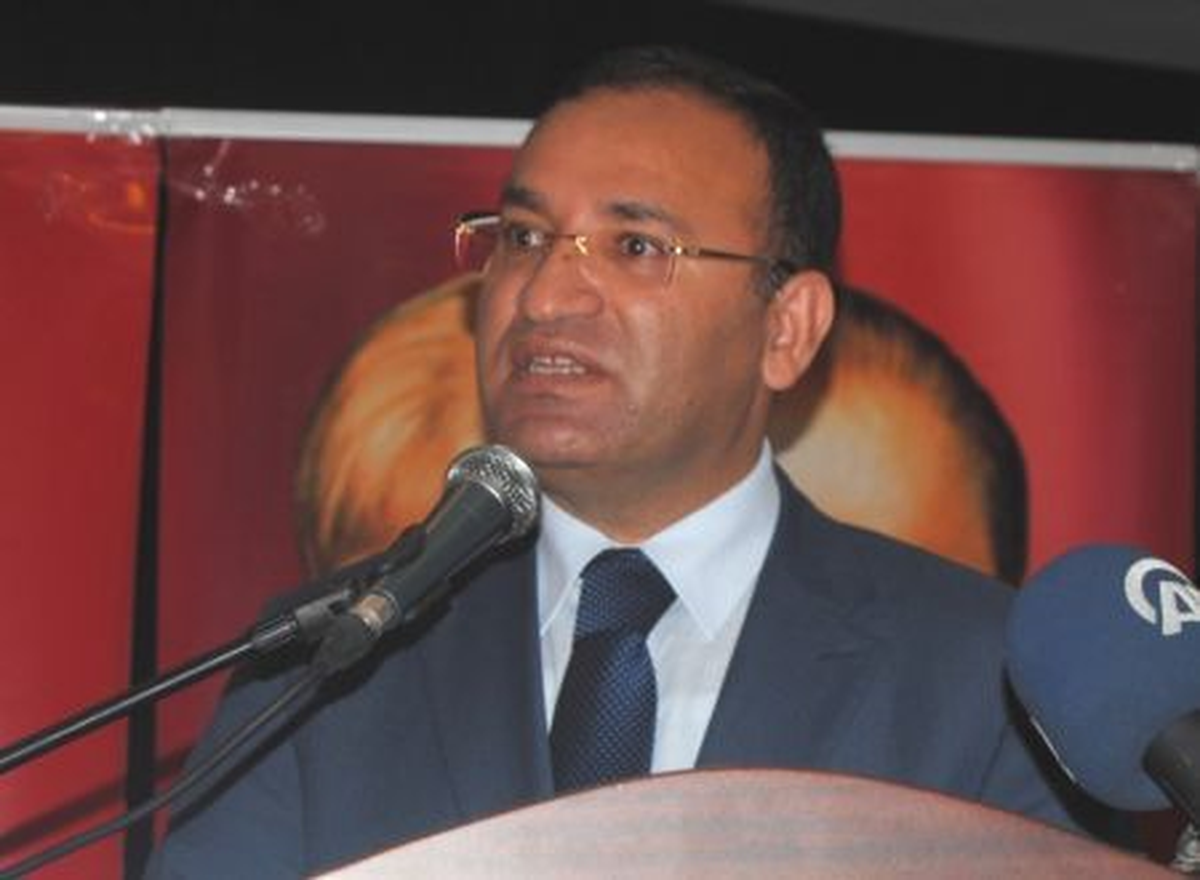 Başbakan Yardımcısı Bekir Bozdağ, "Ergenekon" Davası Duruşması Öncesi Silivri Cezaevi Önünde...
