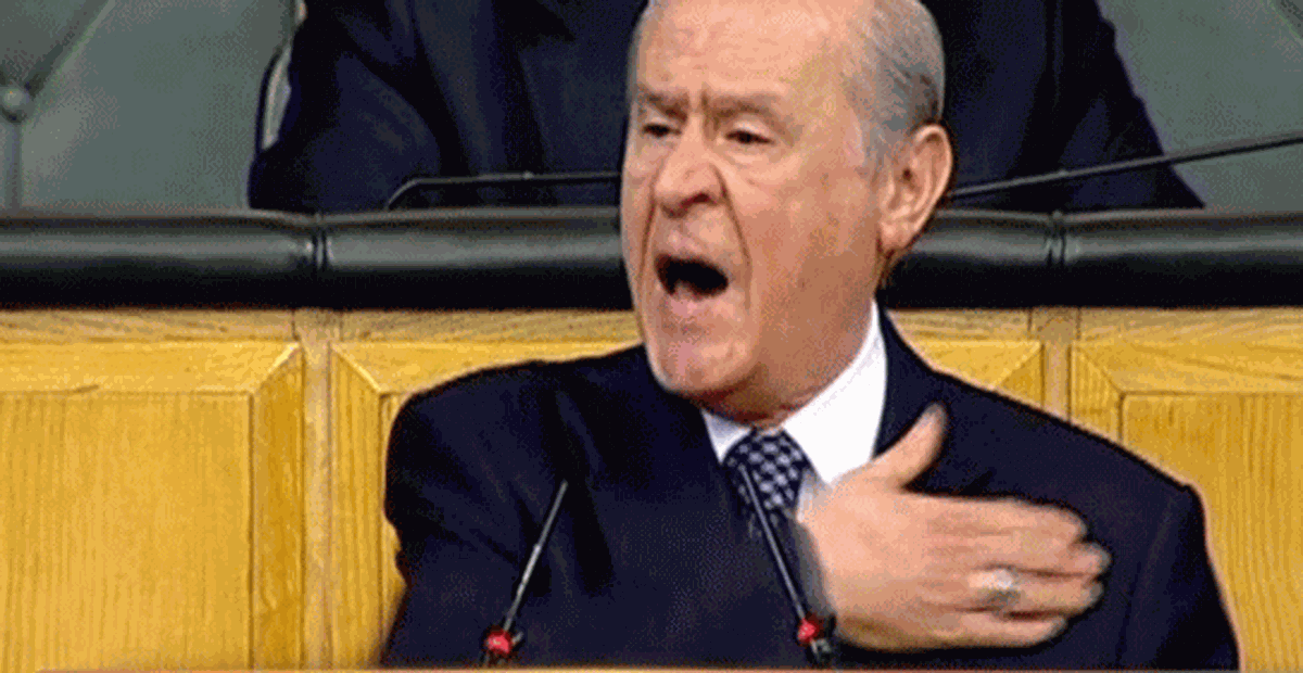 Bahçeli, Mikrofonları Devirdi