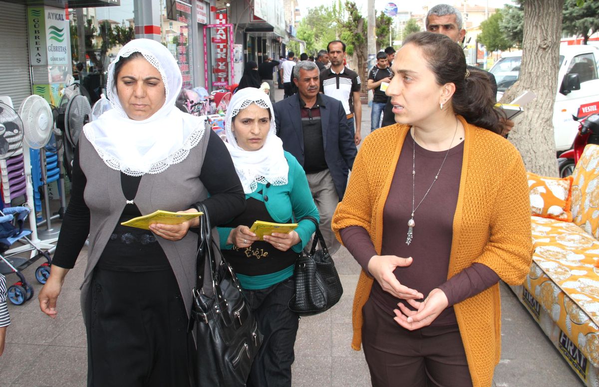 Bismilli Kadınlar Erkekleri Uyardı