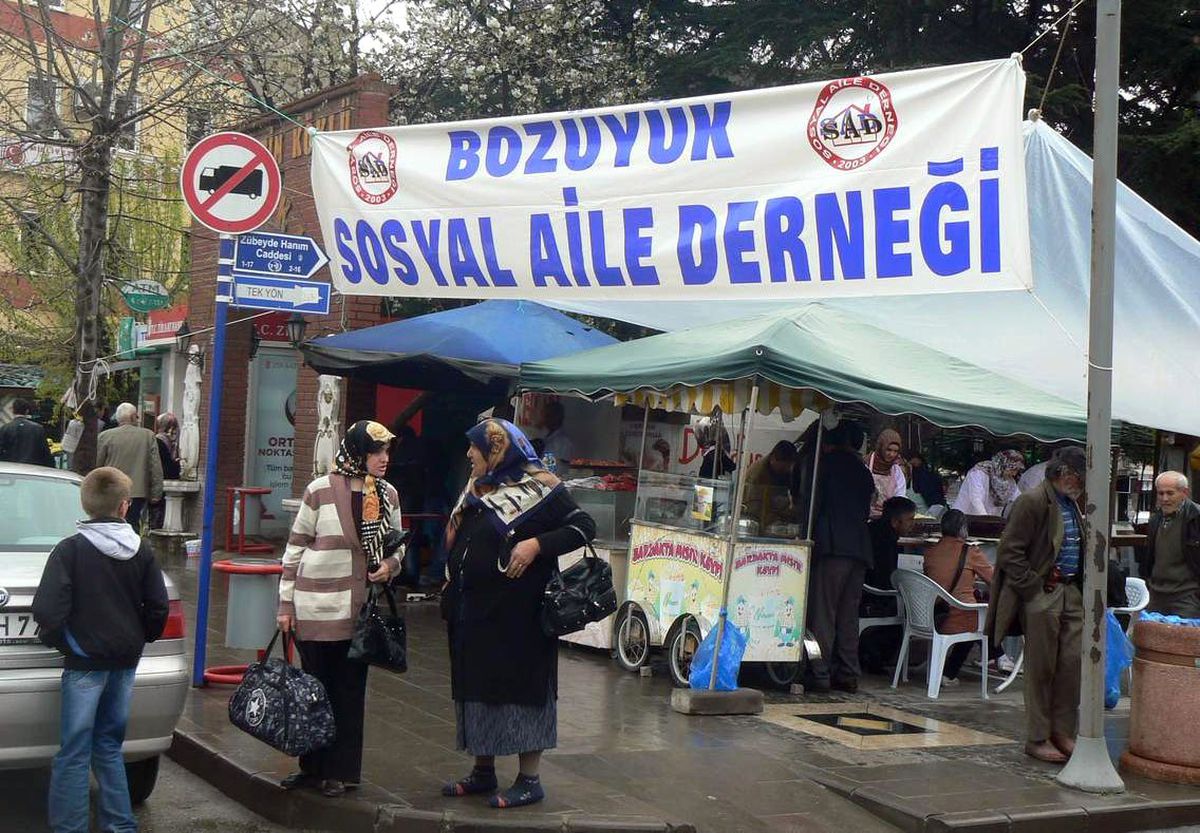Bozüyük\'te İhtiyaç Sahipleri Yararına Kermes