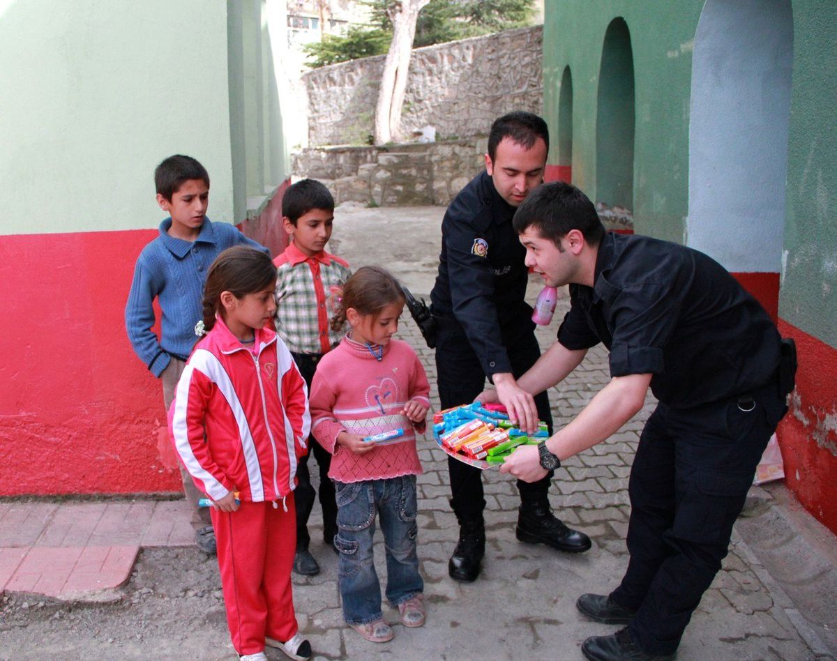 Çukurca\'da Polis Haftası Etkinlikleri
