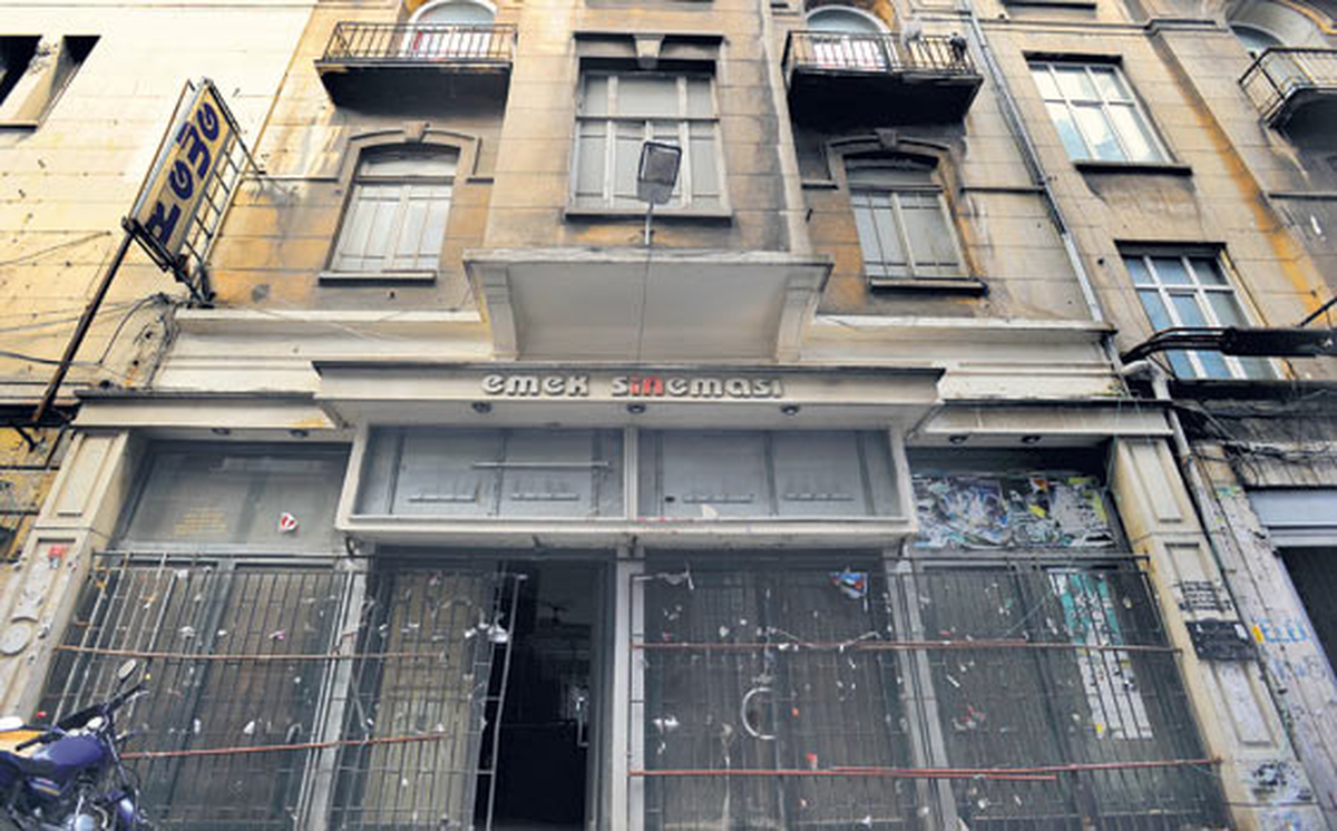 Emek Sineması Yıkılmıyor, Taşınıyor