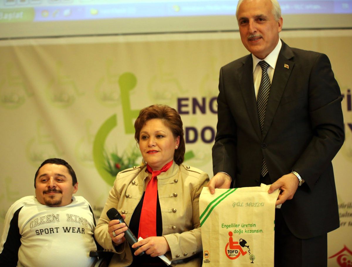 'Engelli Üretiyor Doğa Kazanıyor' Projesi ile Marketlerde Bez Torba Dönemi Başladı