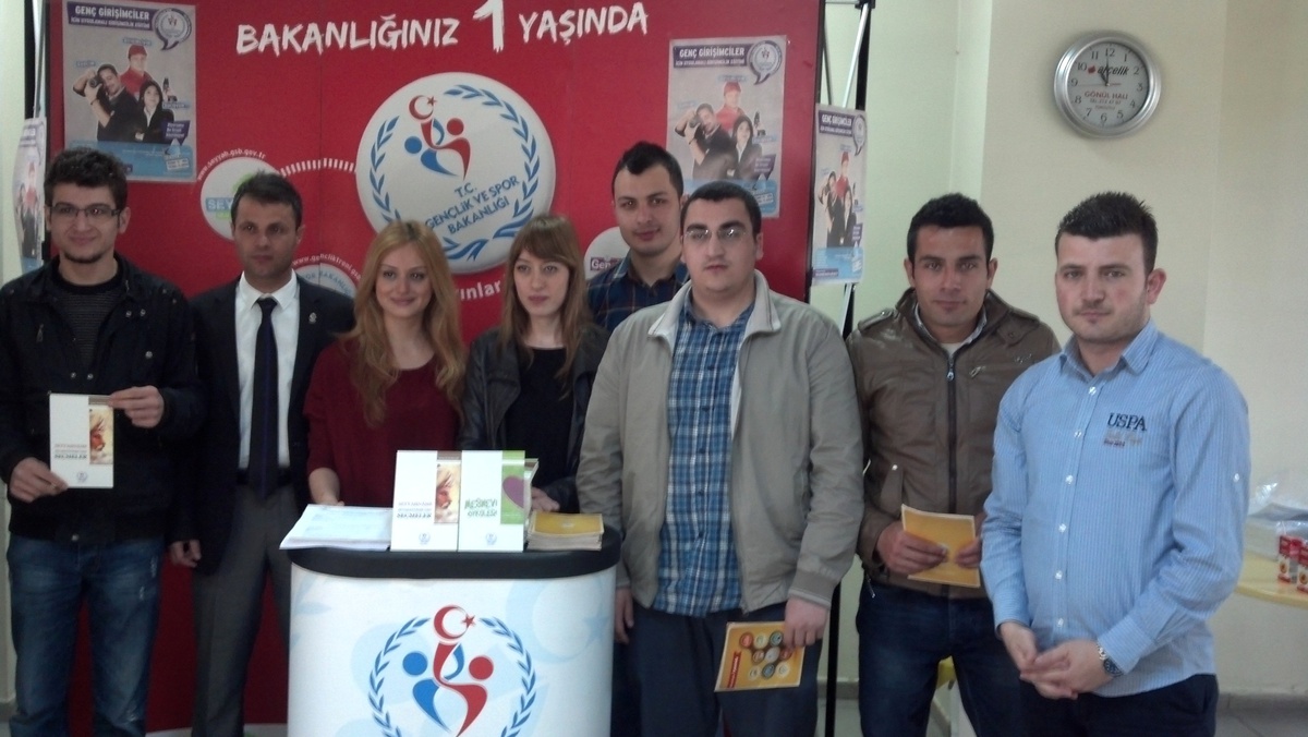 Gençlik ve Spor Bakanlığı Projeleri Turgutlu\'da Tanıtıldı
