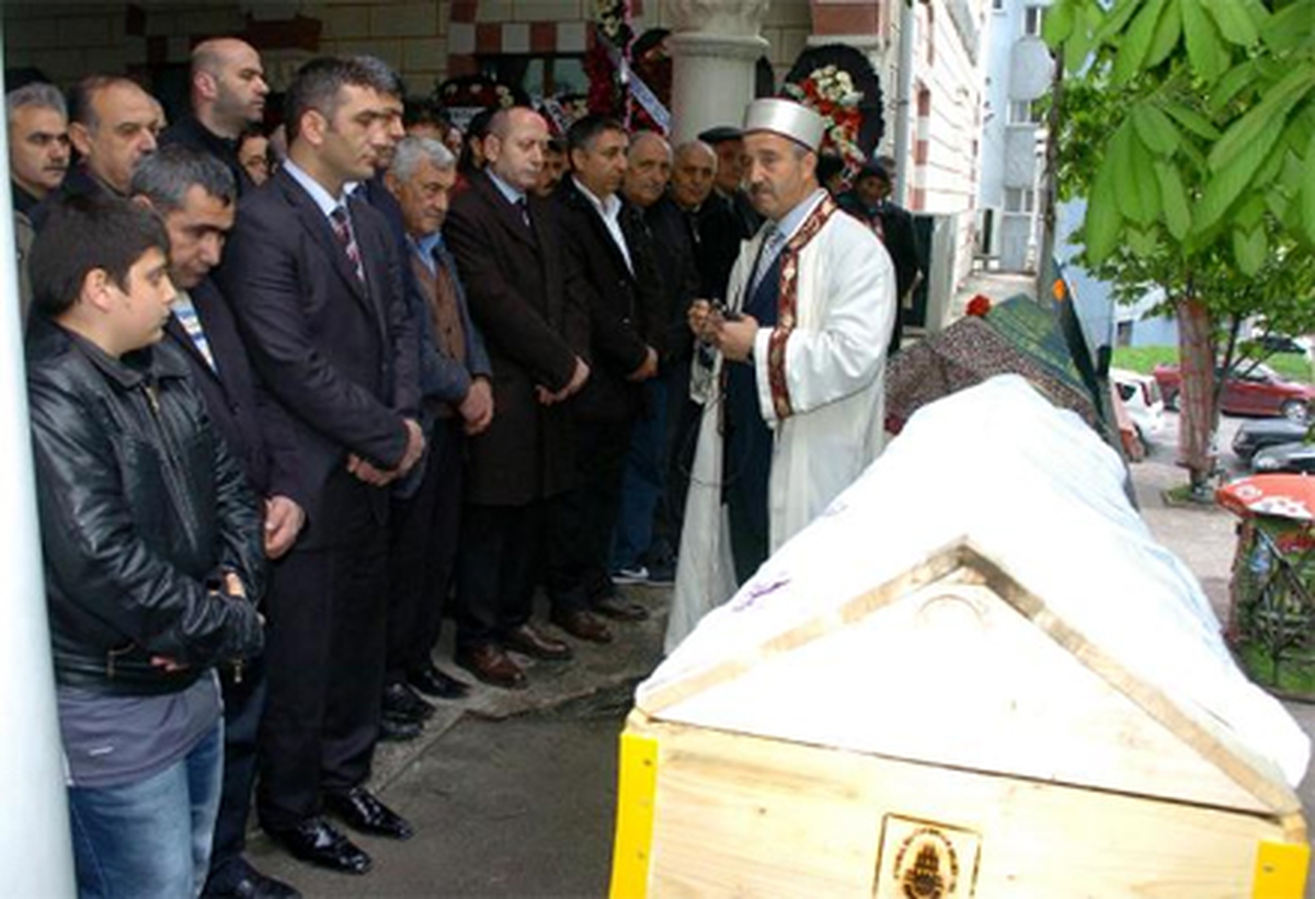 Hamzaçebi\'nin Amcası Vefat Etti