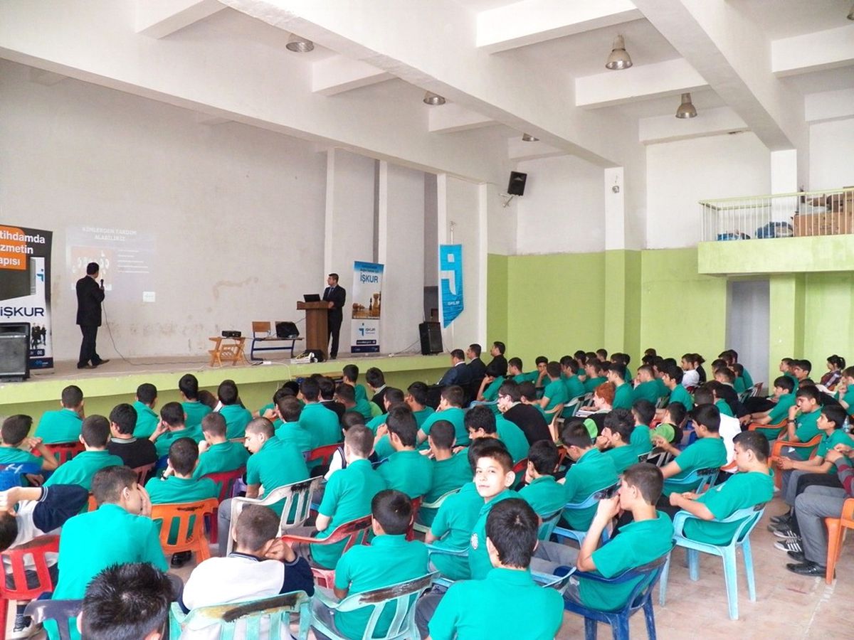 İşkur\'dan Meslek Lisesi Öğrencilerine Meslek Seçimi Destek Semineri