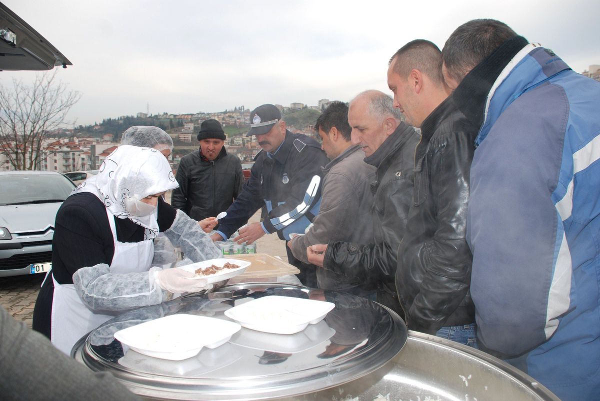 İzmit Belediyesi\'nde Yemek İhalesi