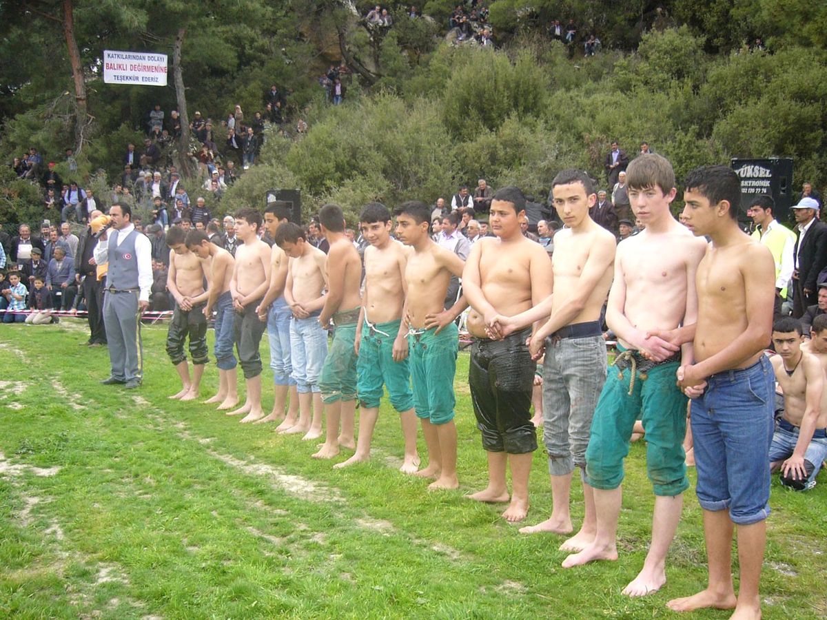Kula Hem Güreşçileri Başarıya Doymuyor