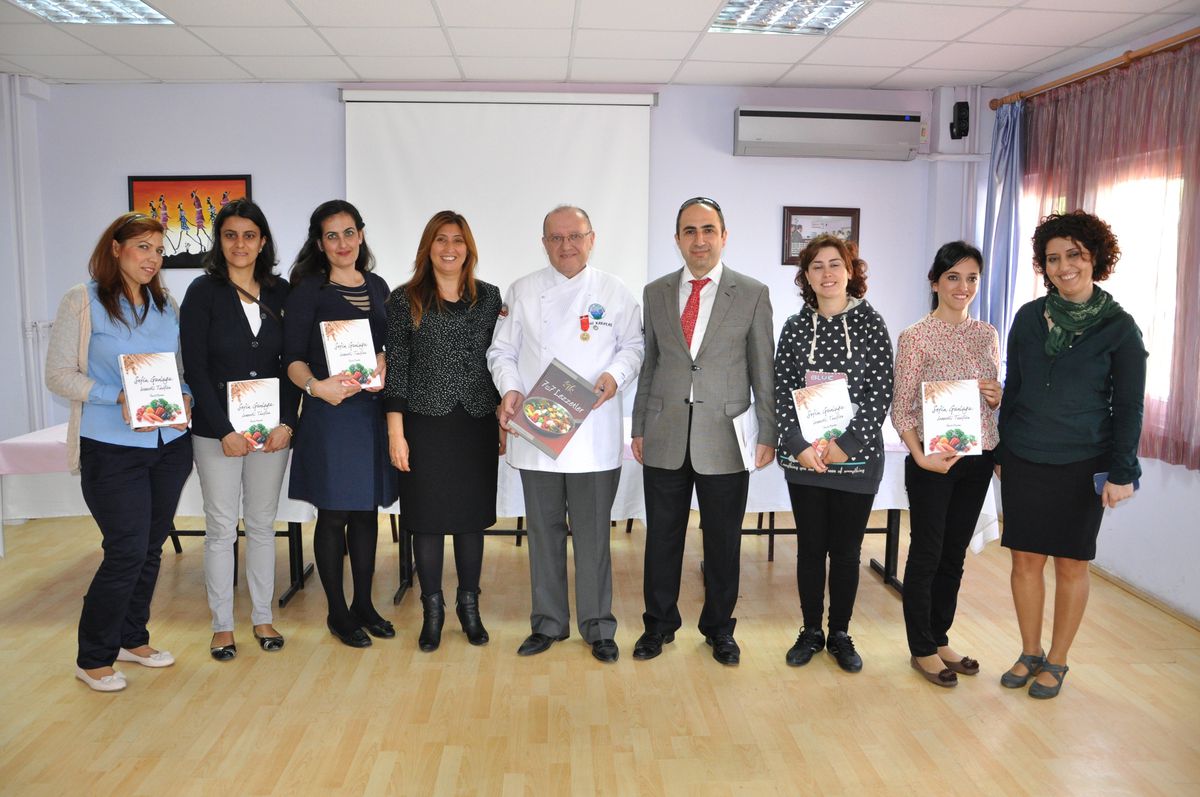 Mad Başkanı Karataş "Şefin Günlüğü"Nü İmzaladı