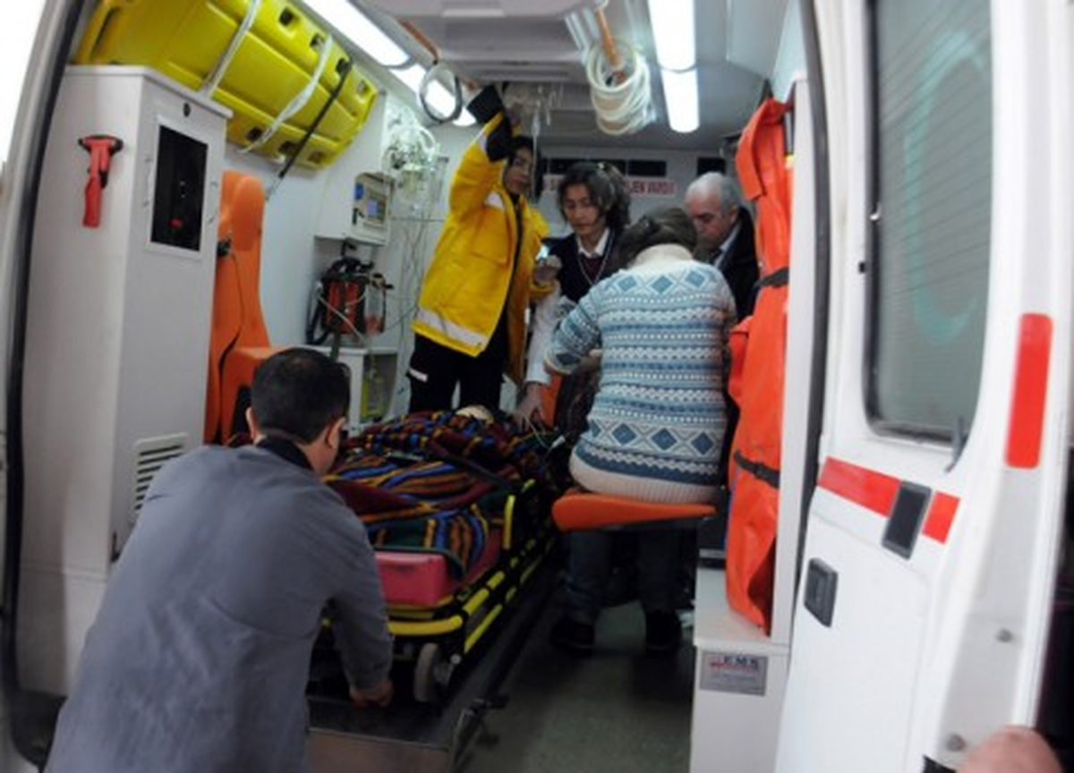 Öğrenci Servisi Devrildi: 27 Öğrenci Yaralandı