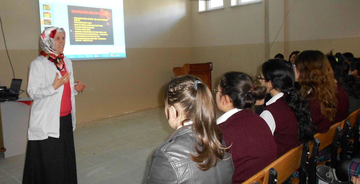 Öğrencilere Kanserde Erken Teşhisin Önemi Anlatıldı