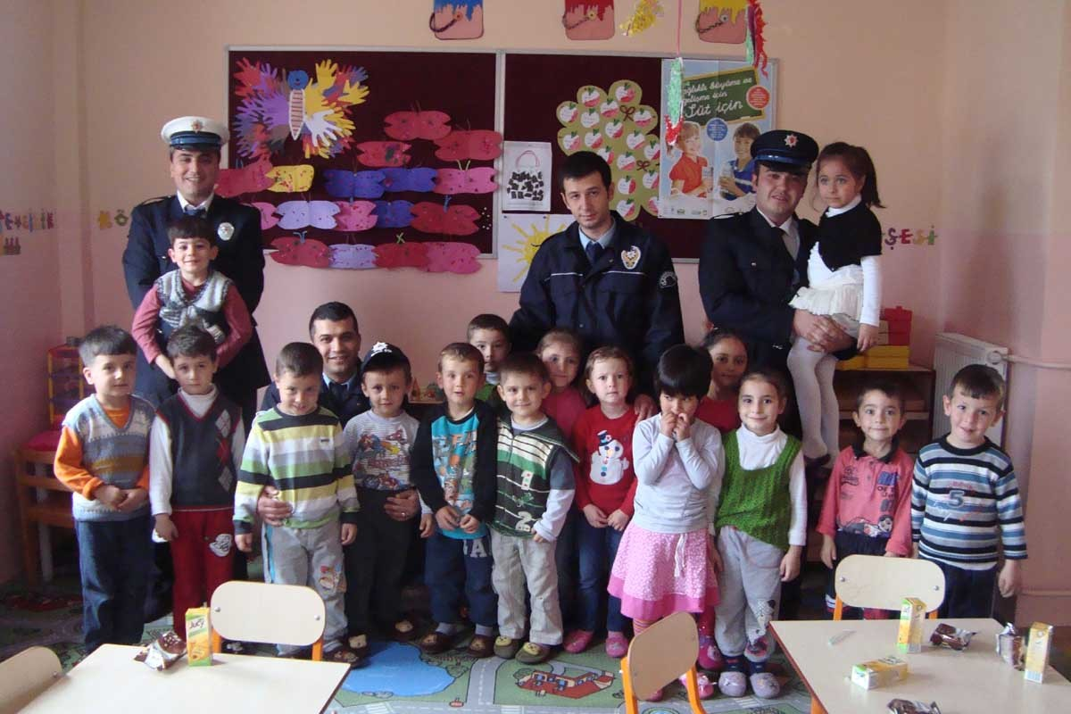 Pazarlar İlçe Emniyet Amirliği\'nden Anaokulu Öğrencilerini Ziyaret