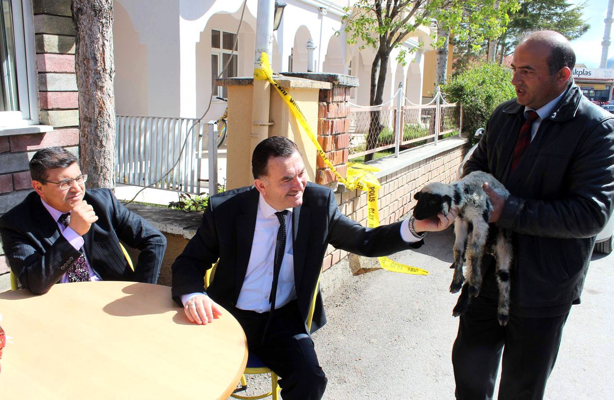 Polis İçin Düzenlenen Koşuda \'Kuzu\' Sürprizi