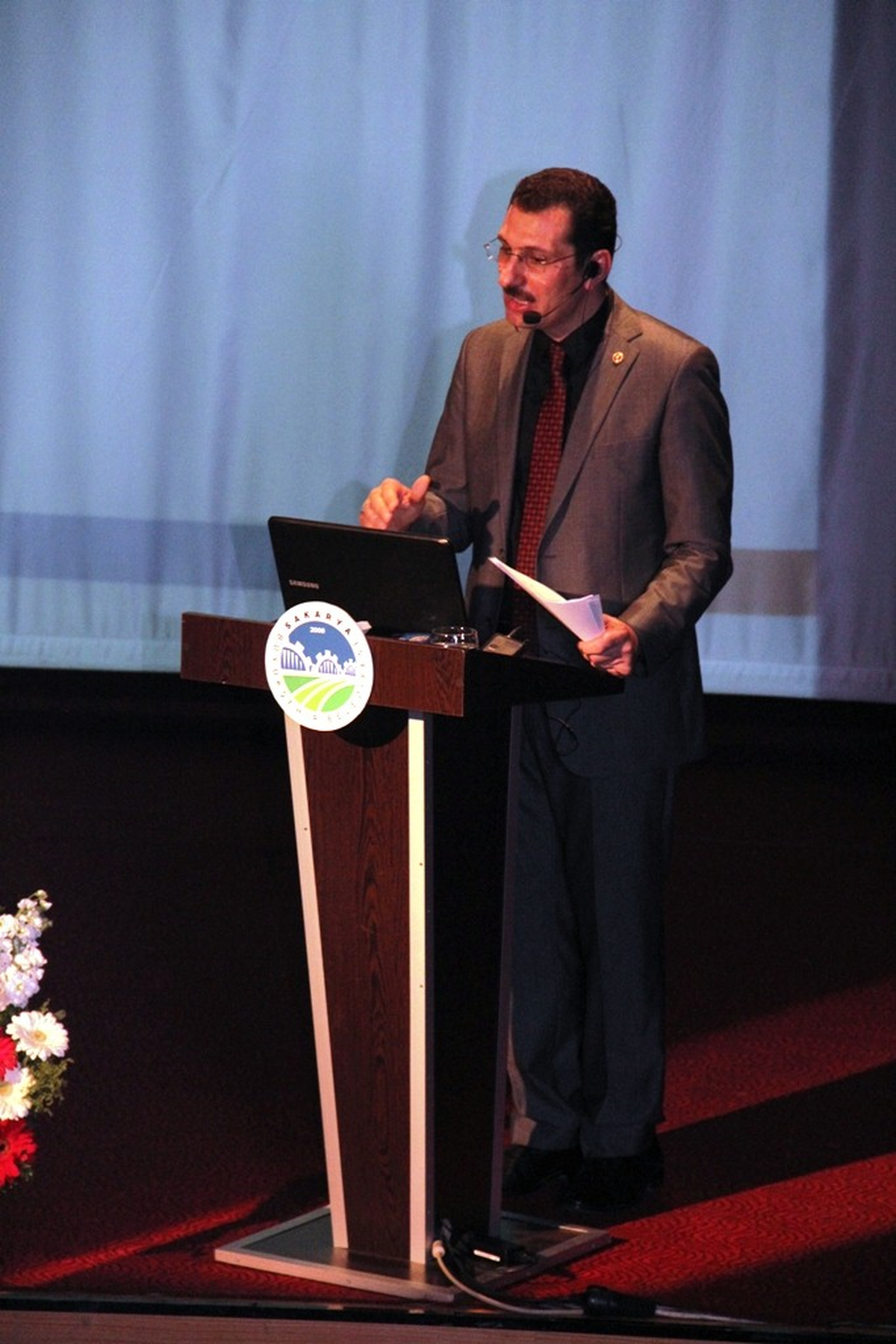 Sakarya\'da Üstünlerin Hukukundan Hukukun Üstünlüğüne Konferansı
