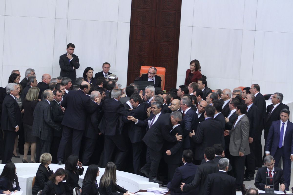 TBMM Genel Kurulu\'nda Tartışma