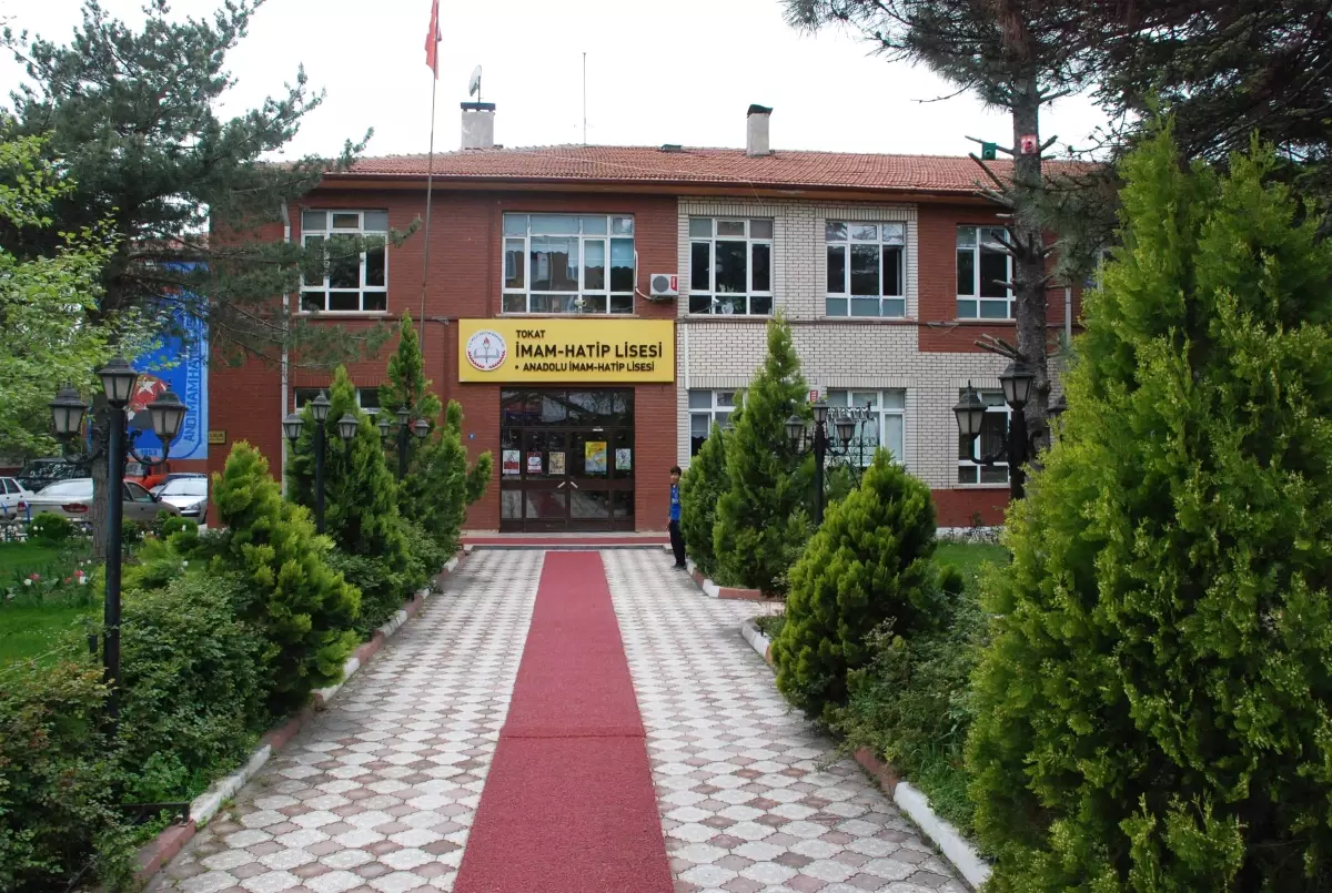 Tokat Anadolu İmam Hatip Lisesi\'nin Başarısı