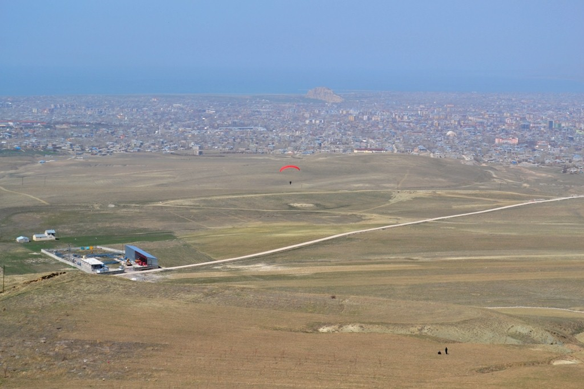 Van\'da Yamaç Paraşütü